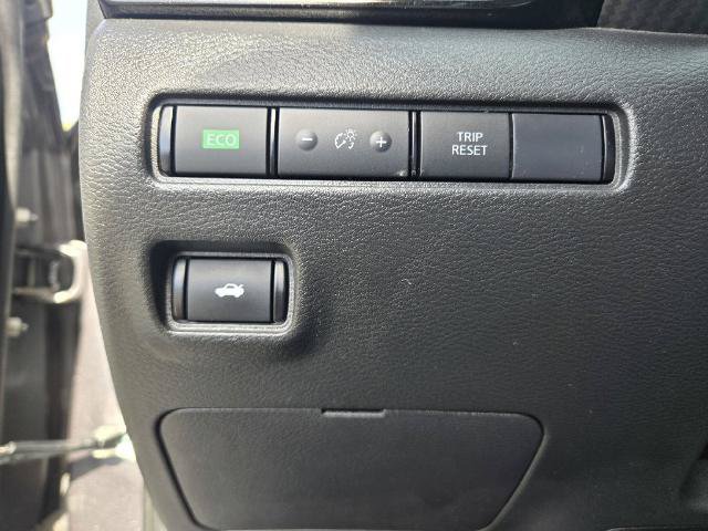 Used 2024 Nissan Sentra SV FWD image 21