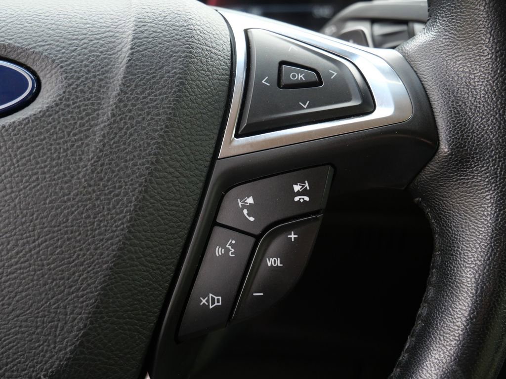 Certified 2018 Ford Edge SEL w/ Equipment Group 201A FWD image 20
