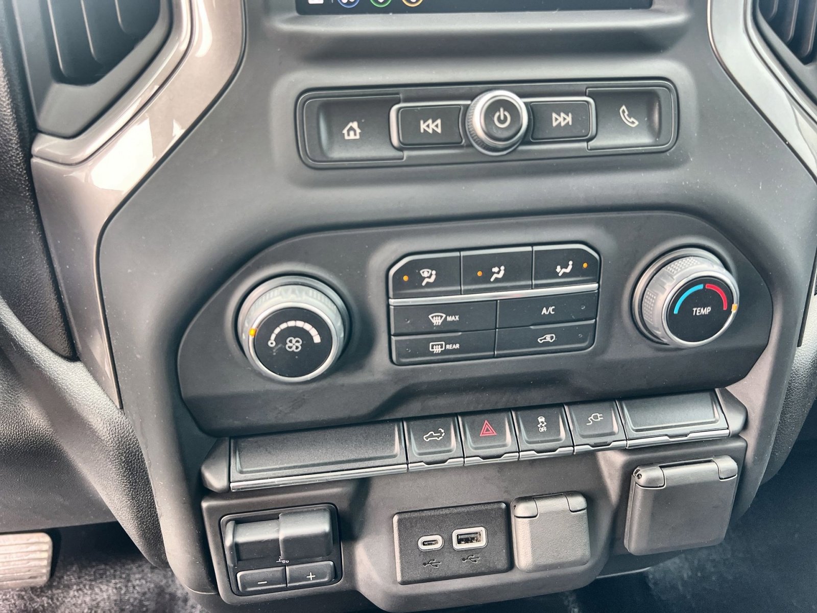 Used 2023 Chevrolet Silverado 2500 Custom w/ Custom Value Package image 20