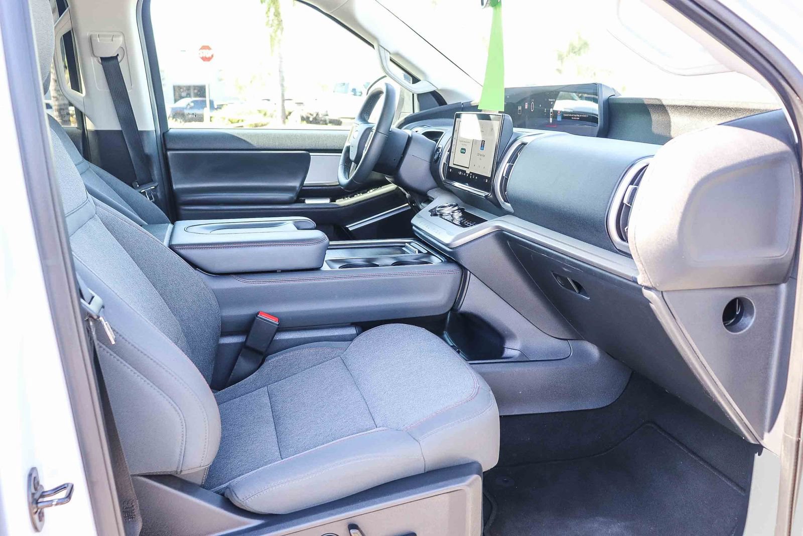 Certified 2025 Ford Expedition Active AWD/4WD image 12