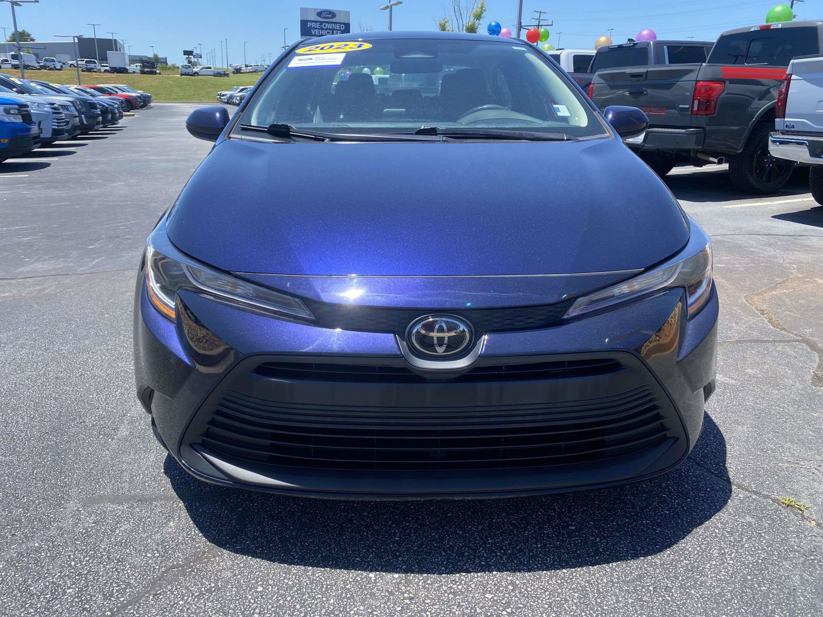 Used 2023 Toyota Corolla LE FWD video 2