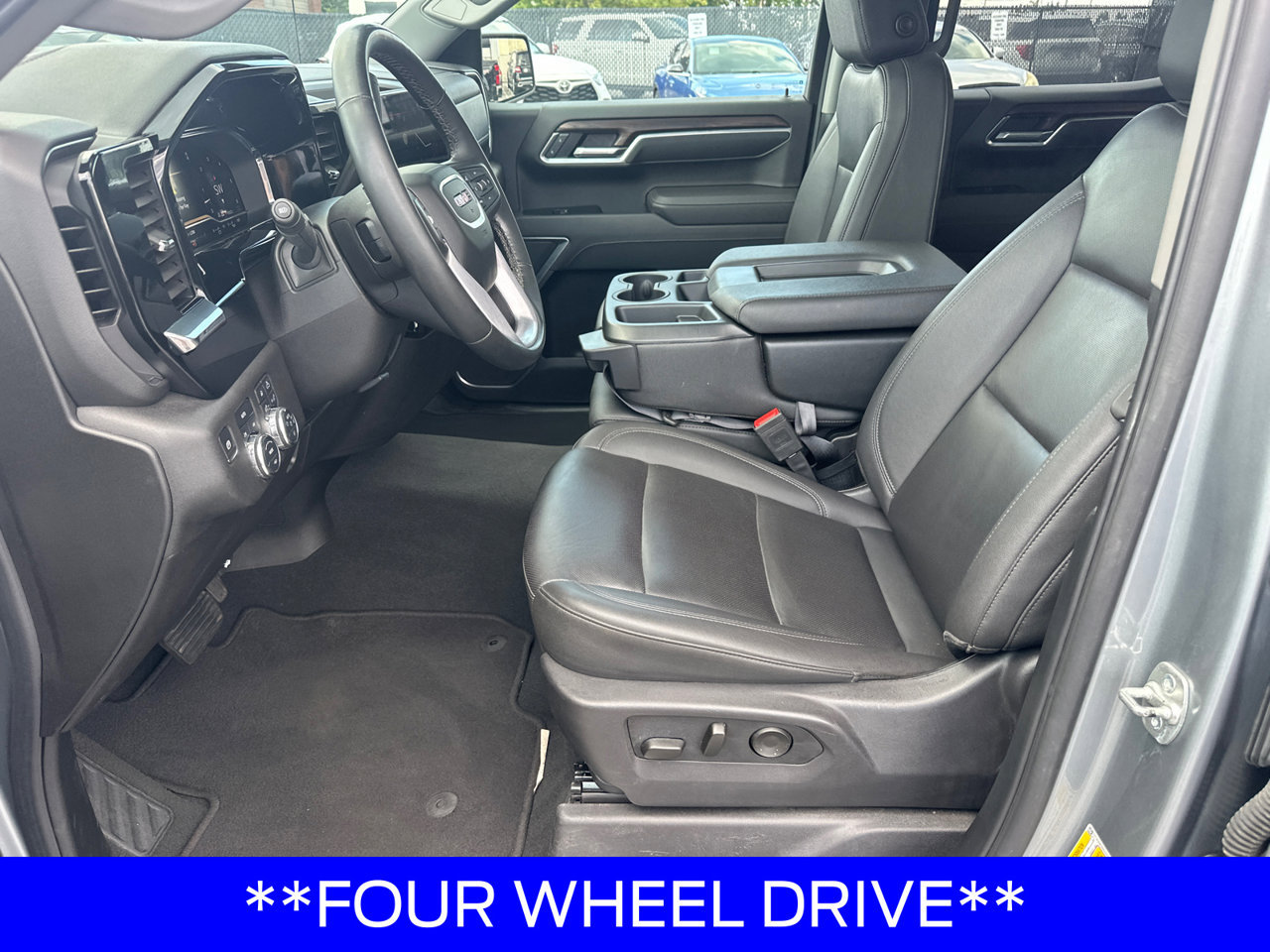 Used 2025 GMC Sierra 1500 SLT AWD/4WD image 10