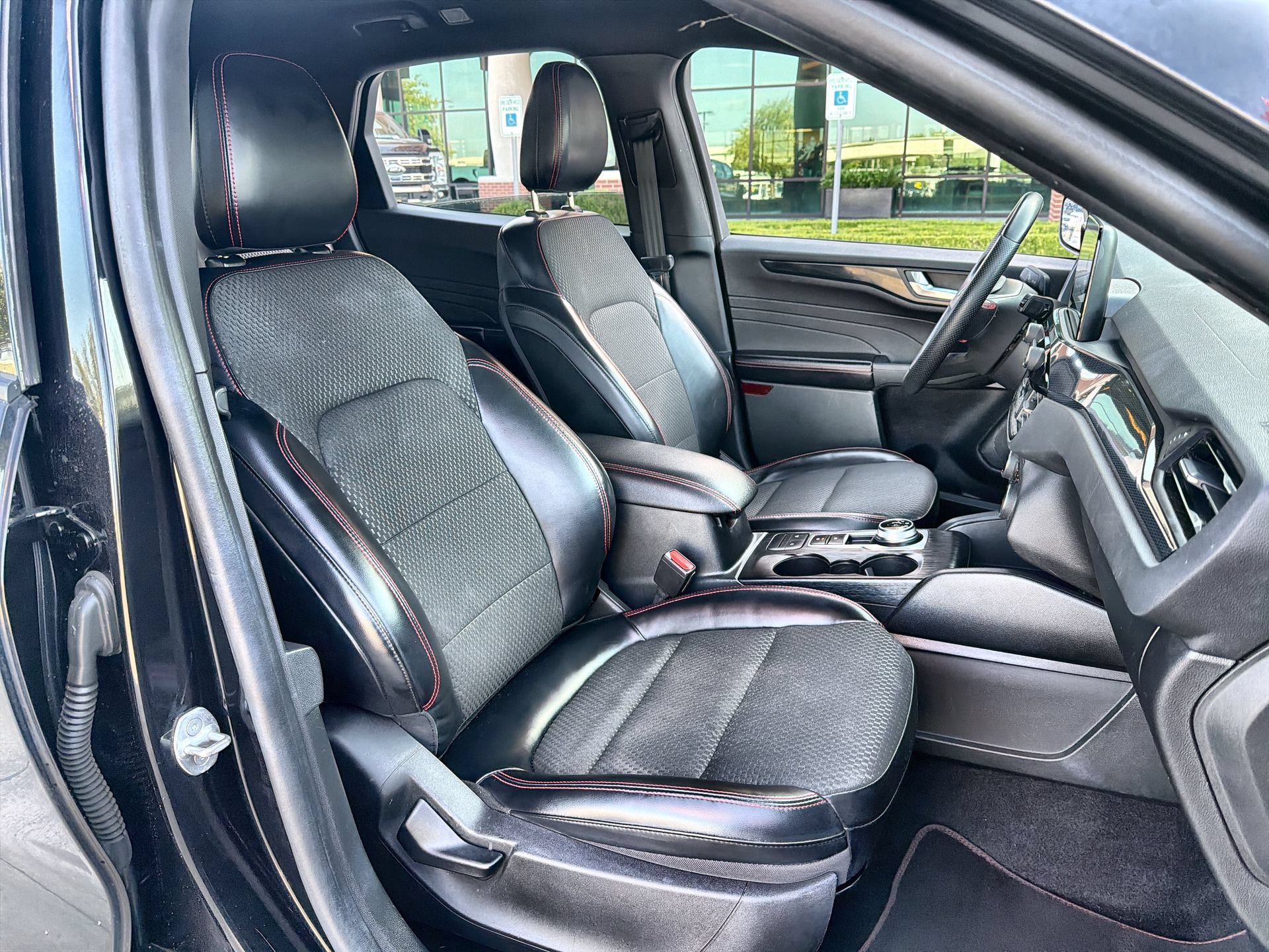 Certified 2023 Ford Escape ST-Line AWD/4WD image 23