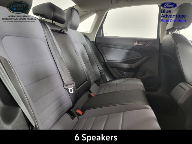 Used 2025 Volkswagen Jetta SE FWD image 19