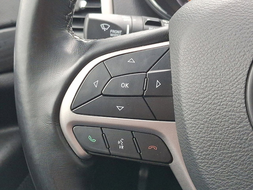 Used 2022 Jeep Grand Cherokee Laredo E AWD/4WD image 17