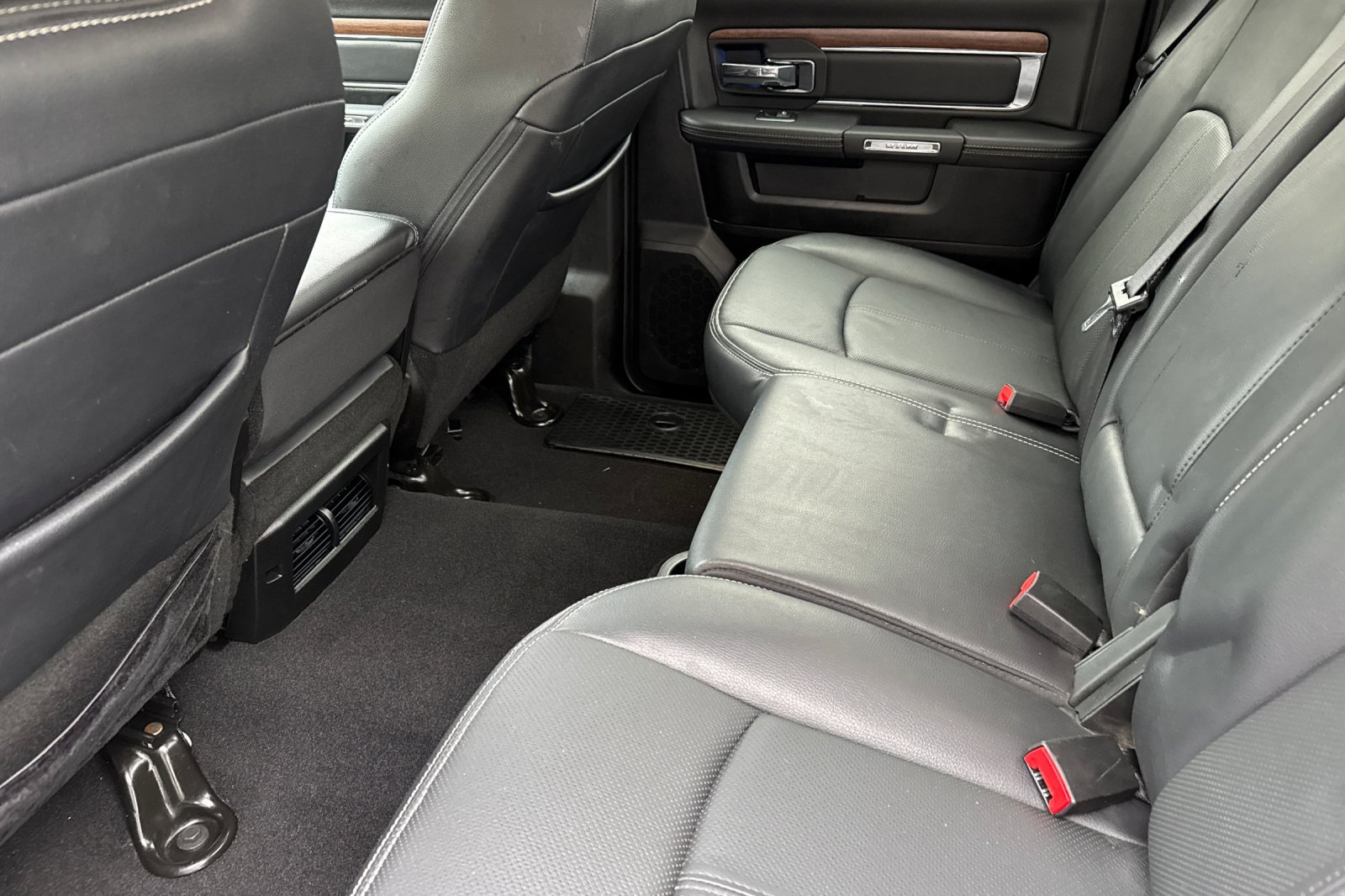 Used 2018 RAM 2500 Laramie w/ Off Road Package AWD/4WD image 12