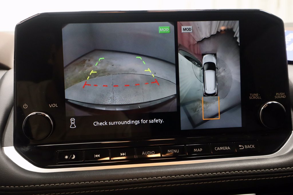 Used 2023 Nissan Rogue Platinum FWD image 2