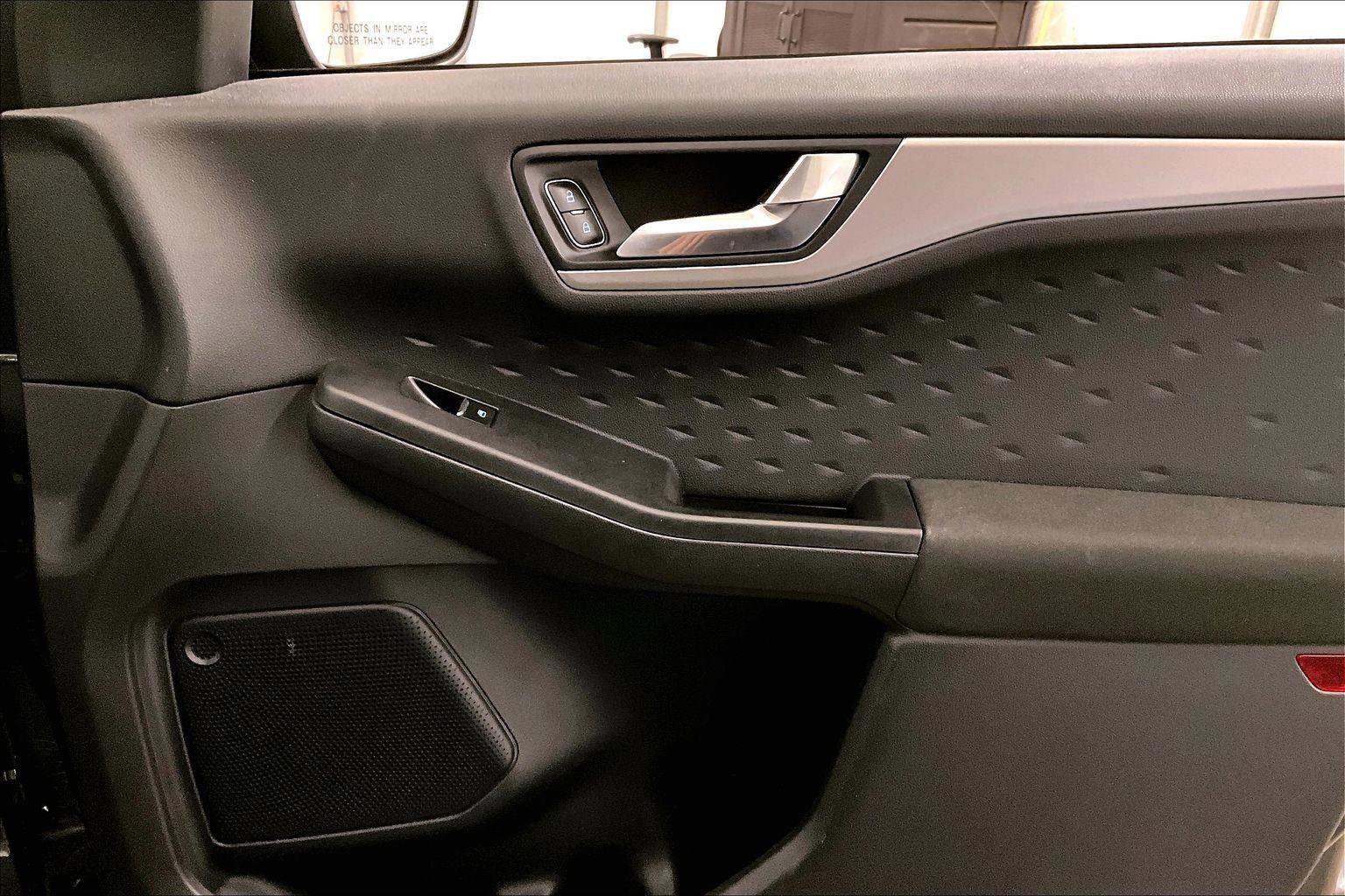 Certified 2020 Ford Escape SE image 23