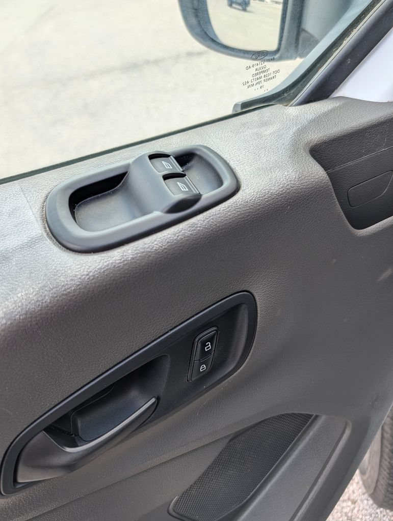 Certified 2020 Ford Transit 250 Medium Roof RWD image 19