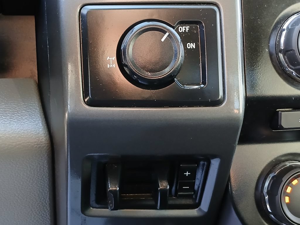 Certified 2017 Ford F250 XLT w/ XLT Premium Package AWD/4WD image 16