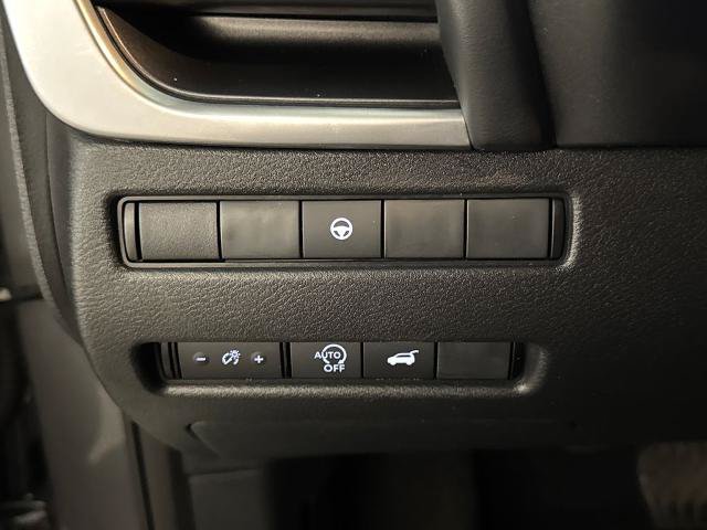 Used 2024 Nissan Rogue SV FWD image 18