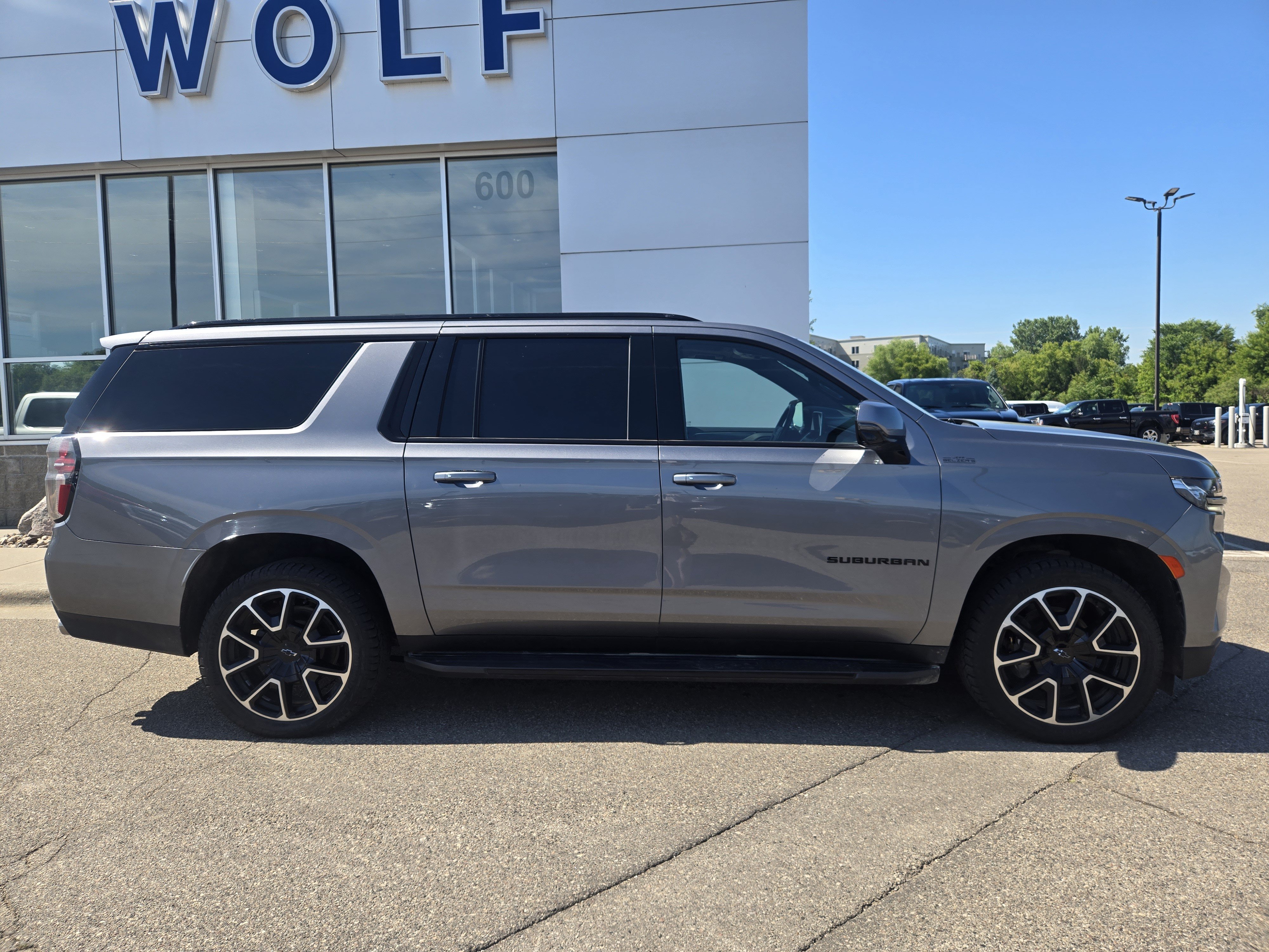 Used 2022 Chevrolet Suburban RST w/ Sport Performance Package AWD/4WD image 5