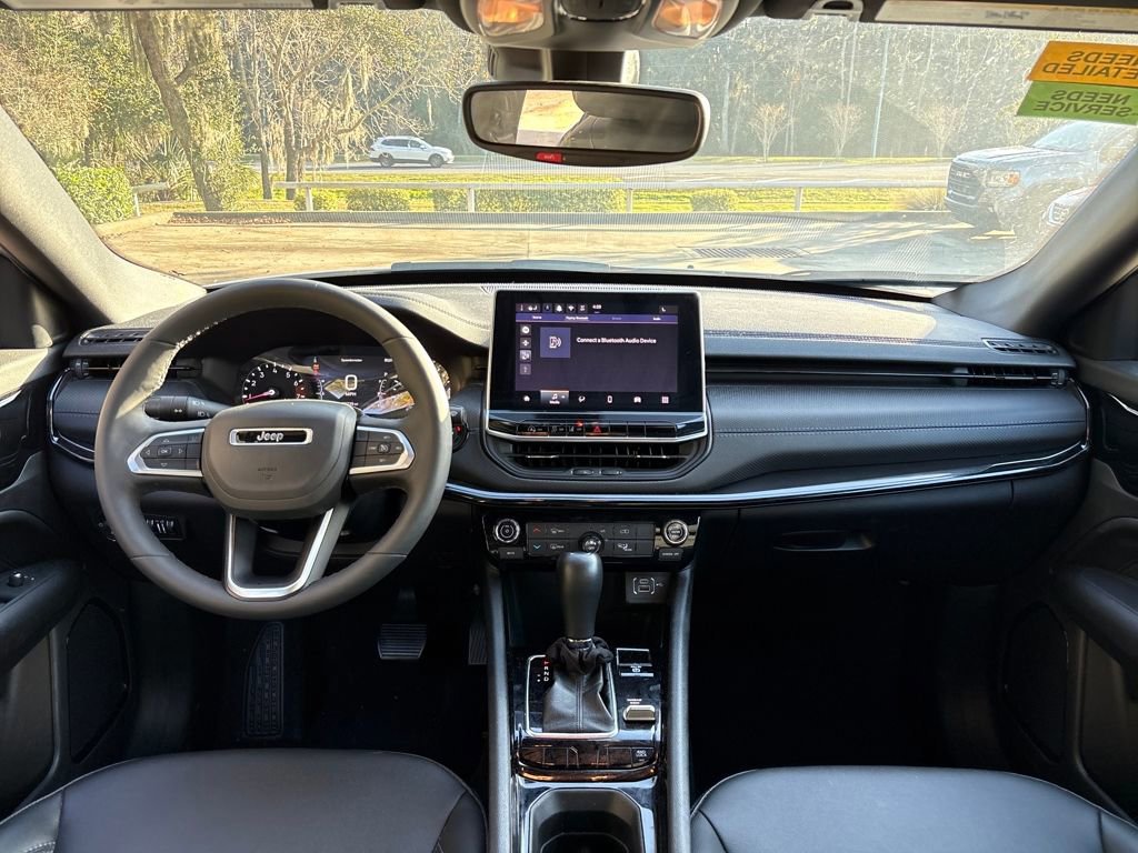 Used 2025 Jeep Compass Latitude w/ Altitude Special Edition image 11
