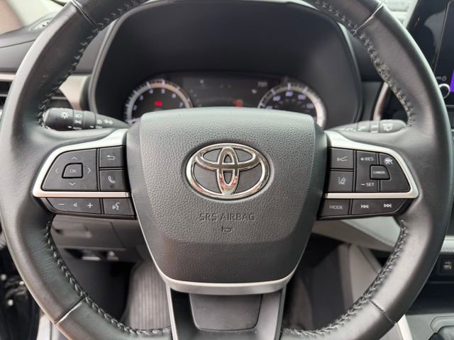 Used 2023 Toyota Highlander LE FWD image 14
