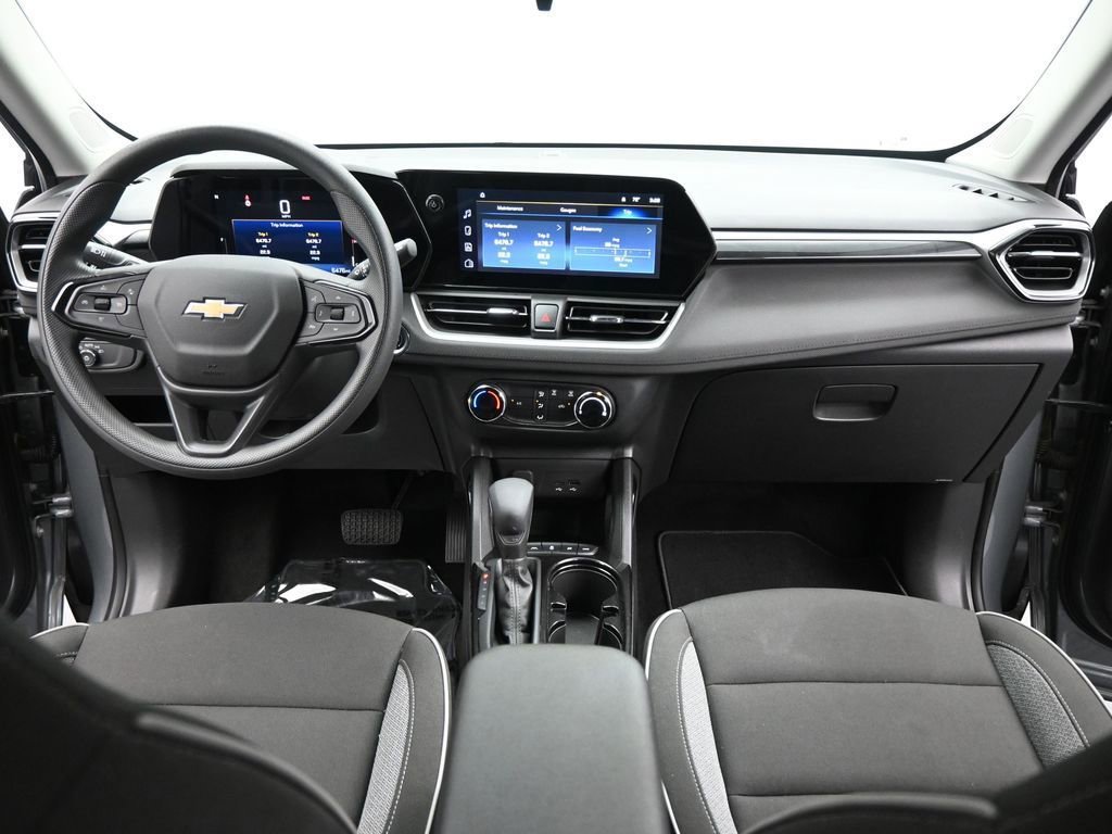 Used 2024 Chevrolet TrailBlazer LS image 47