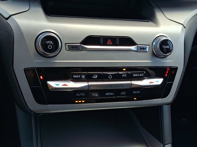 Certified 2023 Ford Explorer XLT AWD/4WD image 15