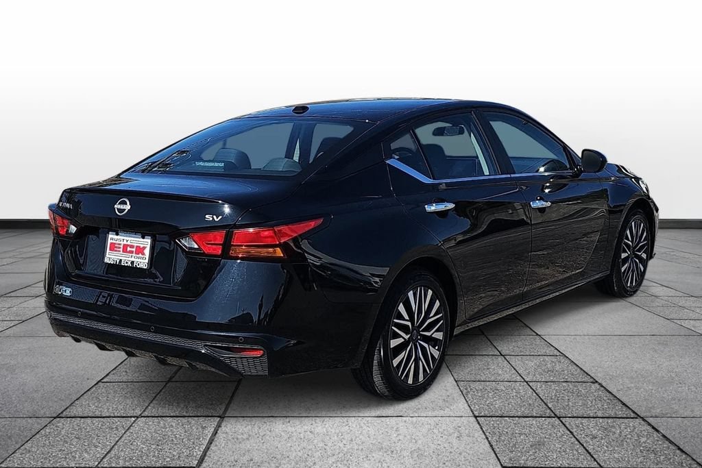 Used 2024 Nissan Altima 2.5 SV FWD image 5