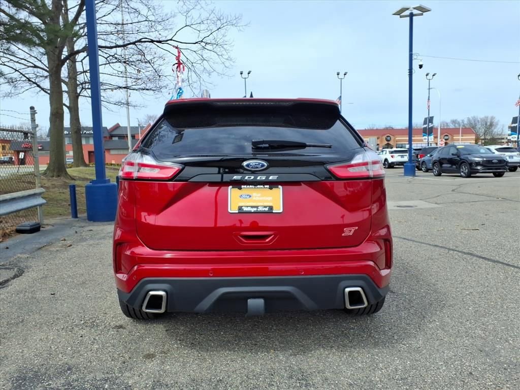 Certified 2023 Ford Edge ST w/ Equipment Group 401A image 3