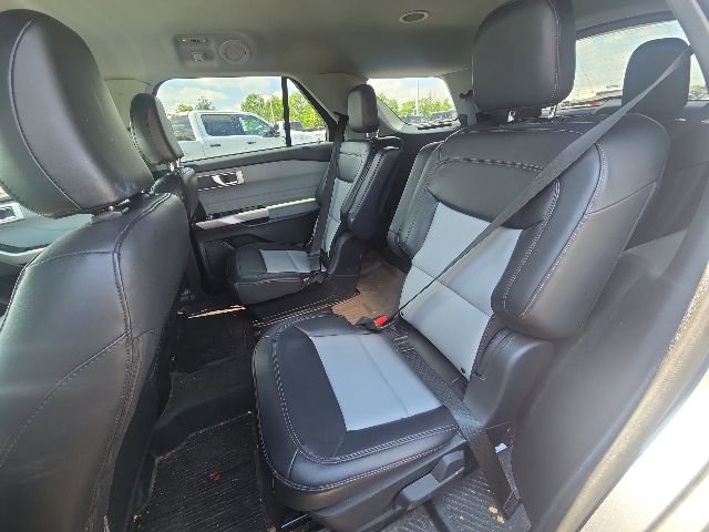 Certified 2022 Ford Explorer XLT w/ Equipment Group 202A RWD image 19