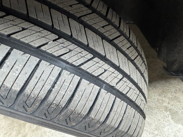 Certified 2022 Ford Explorer XLT w/ Equipment Group 202A image 33