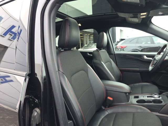 Certified 2023 Ford Escape ST-Line w/ Tech Pack #1 image 11