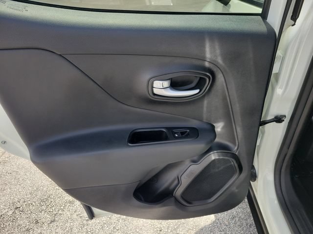 Used 2023 Jeep Renegade Trailhawk AWD/4WD image 13