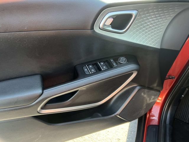 Used 2022 Kia Soul LX FWD image 14