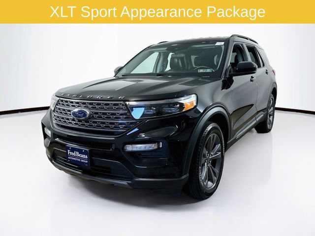 Certified 2023 Ford Explorer XLT w/ Equipment Group 202A AWD/4WD image 3