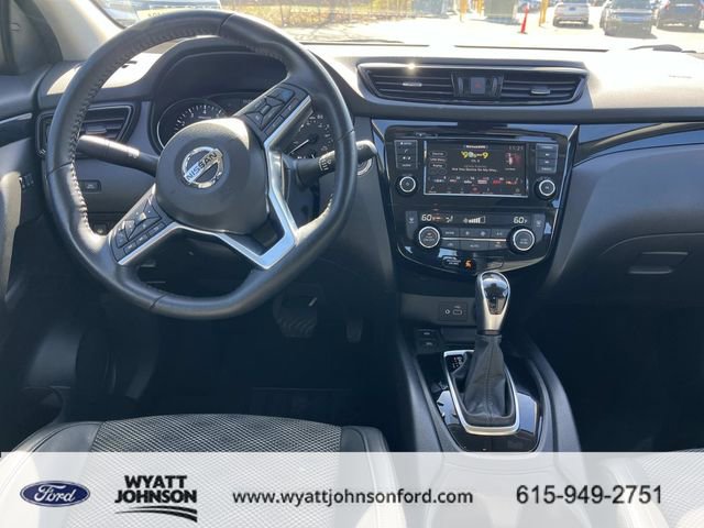 Used 2022 Nissan Rogue Sport SV w/ Technology Package image 13