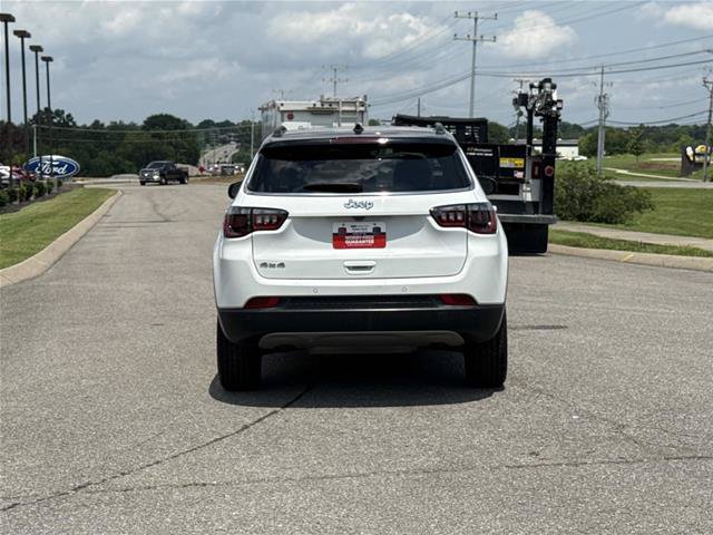Used 2024 Jeep Compass Limited AWD/4WD image 6