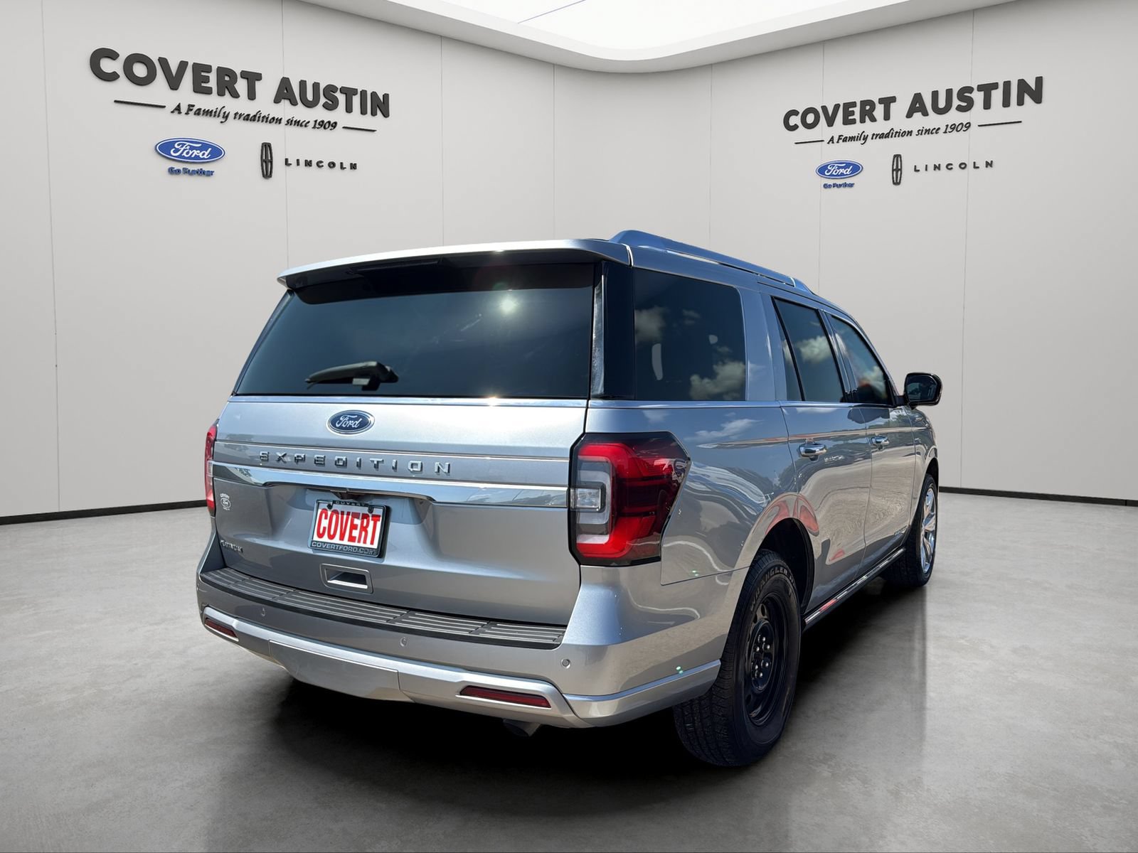 Certified 2023 Ford Expedition Platinum AWD/4WD image 5
