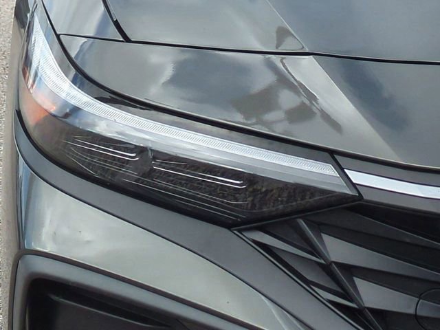 Used 2024 Hyundai Elantra SE image 10