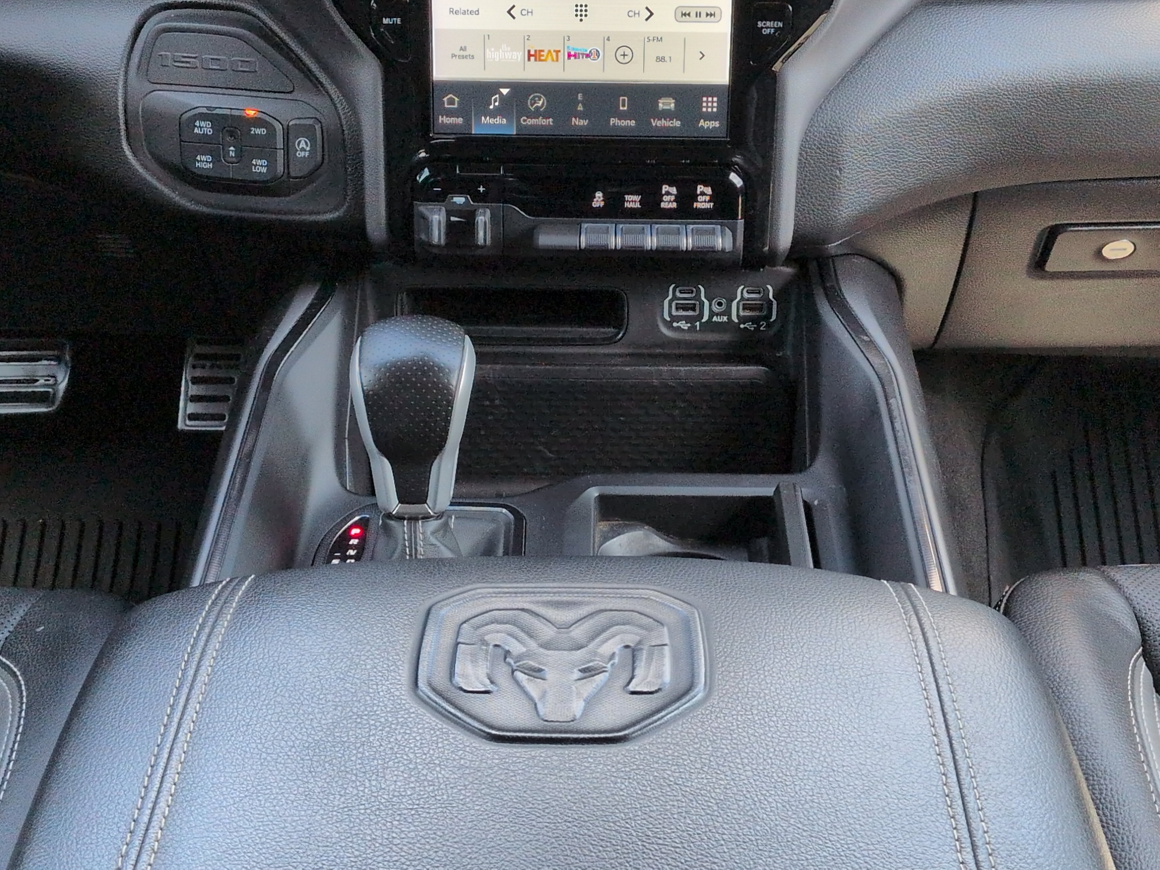 Used 2022 RAM 1500 Laramie AWD/4WD image 17
