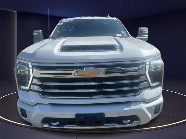 Used 2024 Chevrolet Silverado 2500 High Country w/ High Country Premium Package AWD/4WD image 6