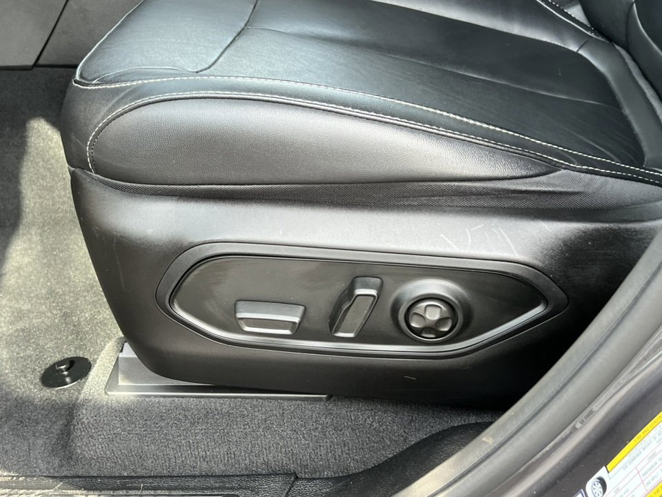 Used 2022 Jeep Grand Cherokee L Limited image 18