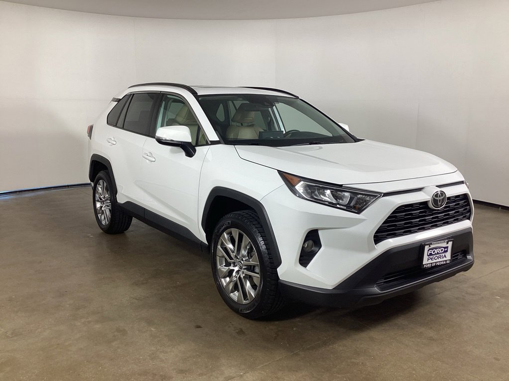 Used 2020 Toyota RAV4 XLE Premium AWD/4WD image 3