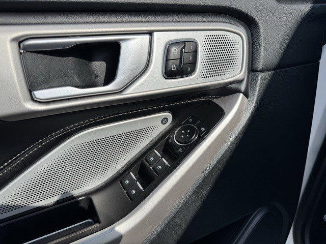 Certified 2023 Ford Explorer Limited w/ Limited Technology Package image 11
