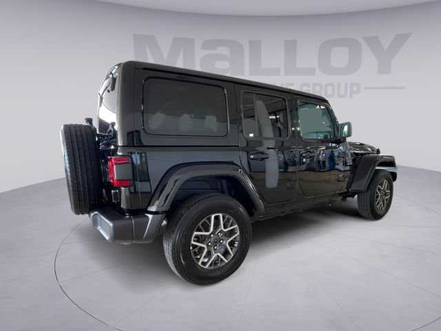 Used 2025 Jeep Wrangler Unlimited Sahara AWD/4WD image 5