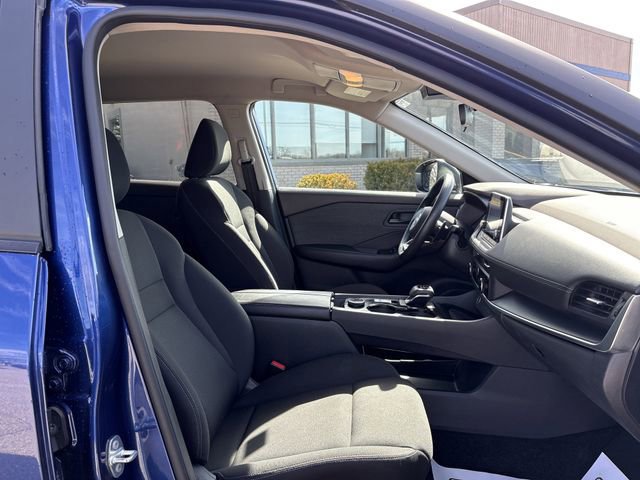 Used 2023 Nissan Rogue S image 28
