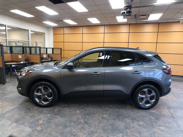 Certified 2025 Ford Escape ST-Line AWD/4WD image 4