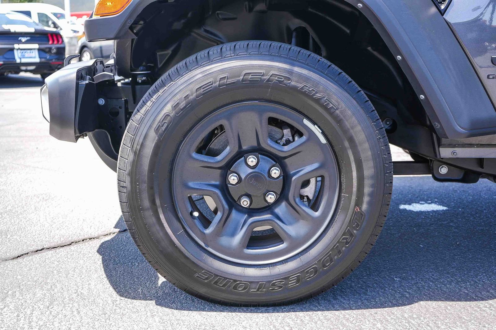 Used 2023 Jeep Gladiator Sport AWD/4WD image 12