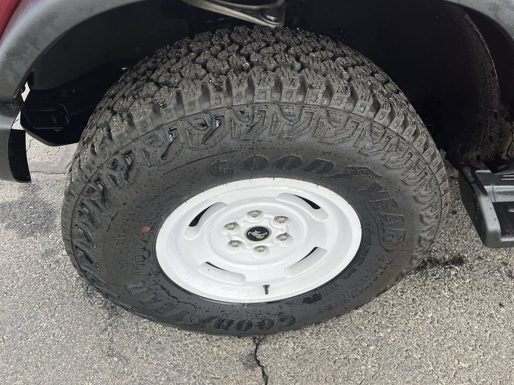 Certified 2025 Ford Bronco Heritage Edition AWD/4WD image 2