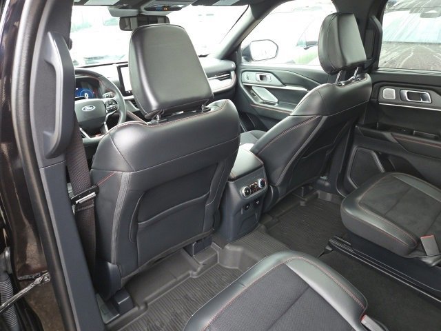 Certified 2025 Ford Explorer ST image 48