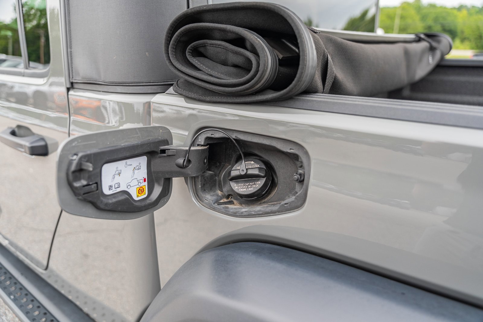 Used 2021 Jeep Gladiator Rubicon w/ Safety Group image 19