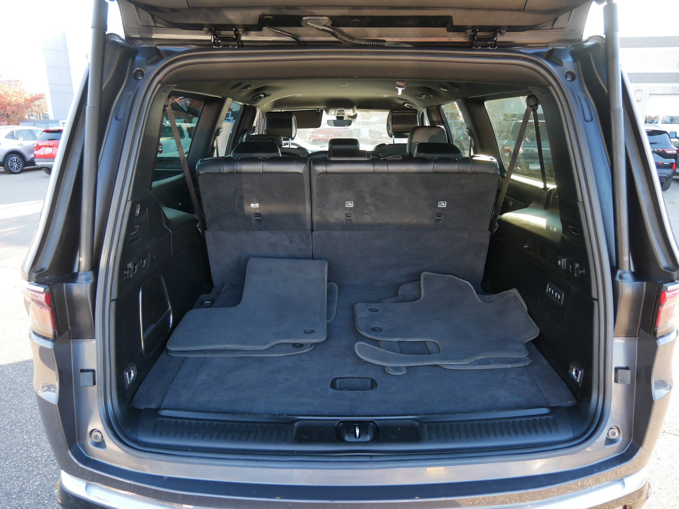 Used 2024 Jeep Wagoneer L Series II w/ Flexible Seating Group image 18