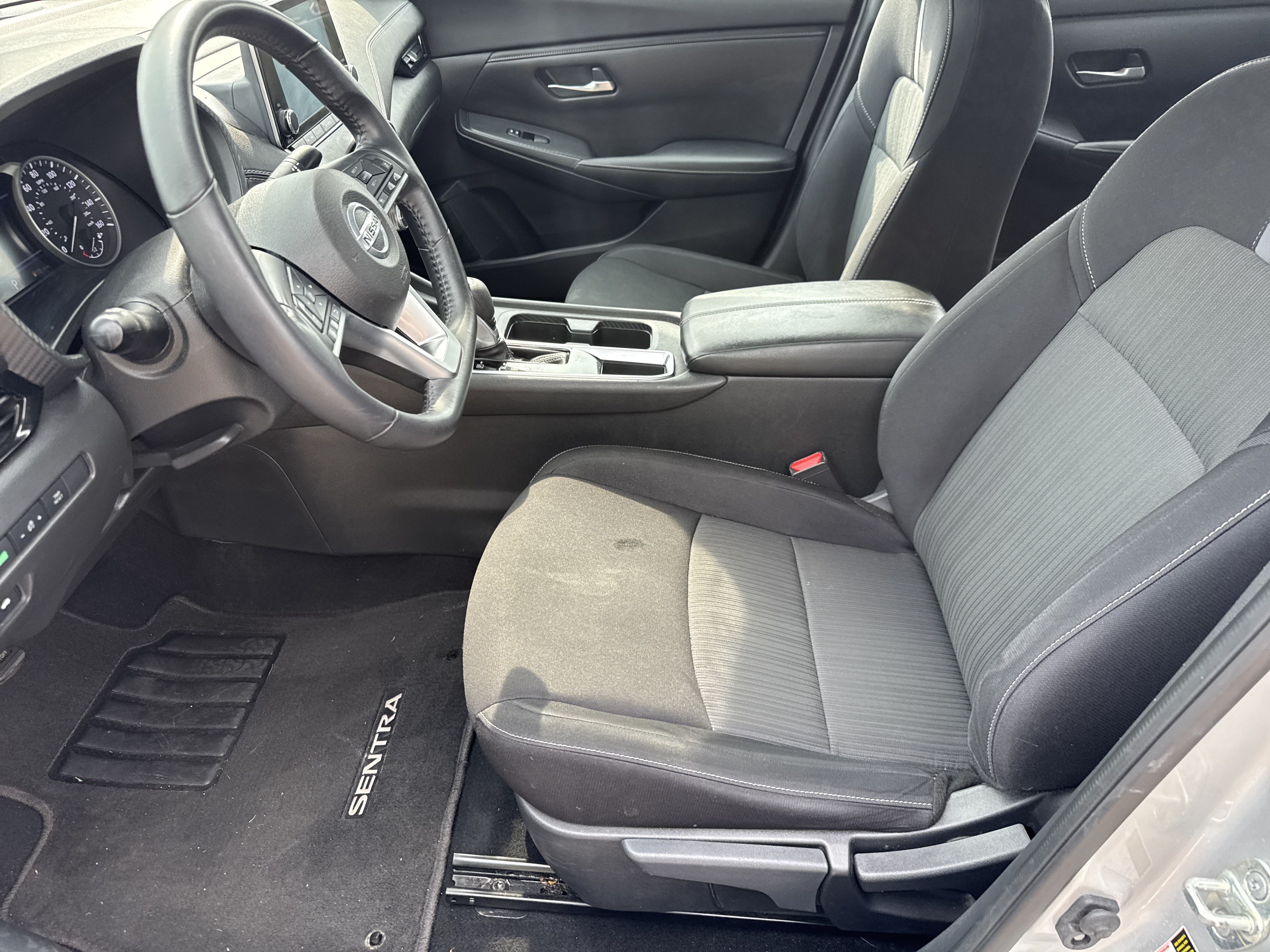 Used 2020 Nissan Sentra SV FWD image 10