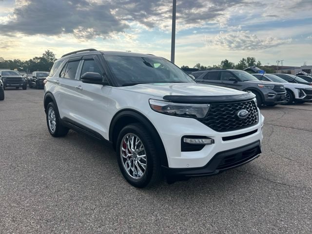 Certified 2024 Ford Explorer ST w/ Equipment Group 401A AWD/4WD image 3