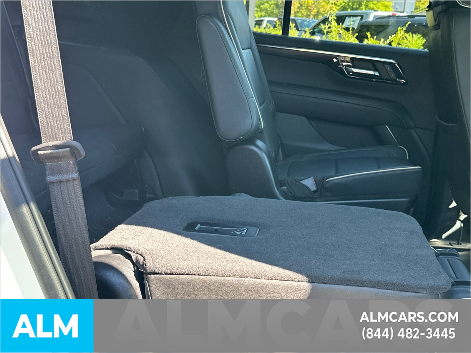 Used 2025 Chevrolet Tahoe Premier AWD/4WD image 17