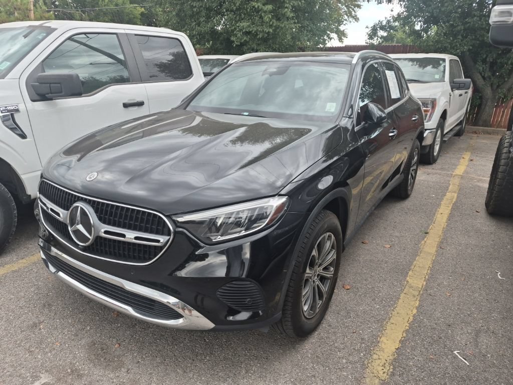 Used 2024 Mercedes-Benz GLC 300 4MATIC image 4
