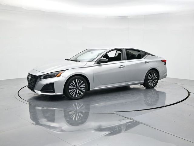 Used 2024 Nissan Altima 2.5 SV image 5